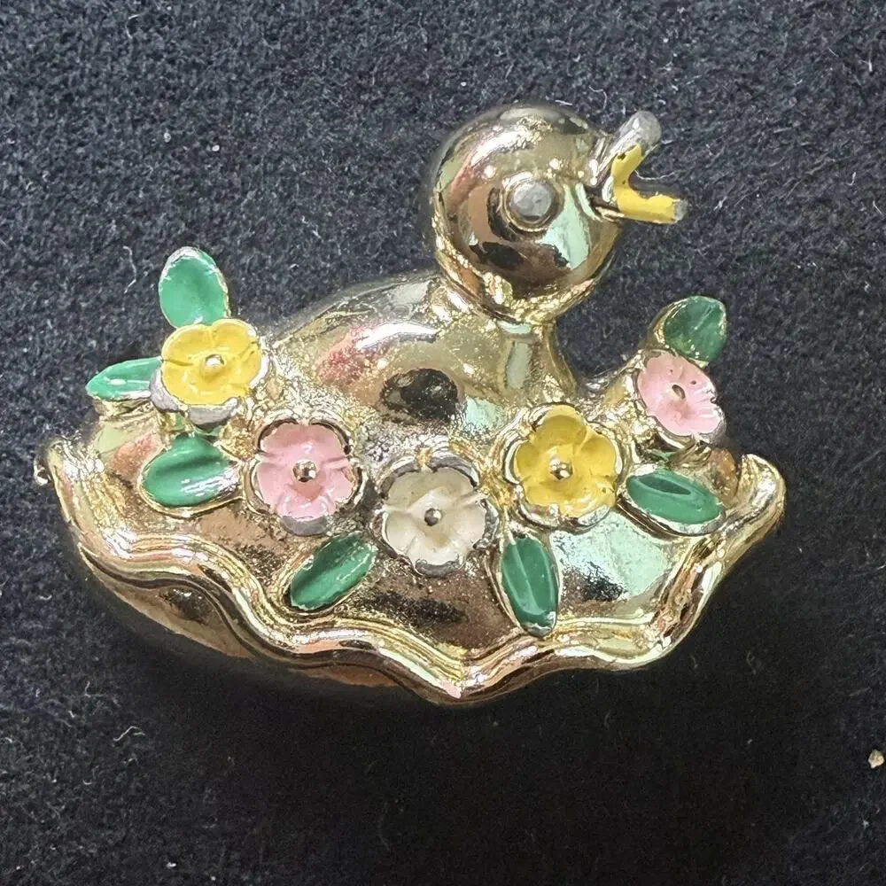 Vintage Chick Bird Hen Enamel Brooch Pin In Nest Egg Flowers Gold Tone